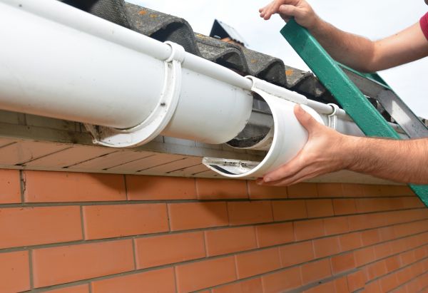 Gutter Maintenance in Stow