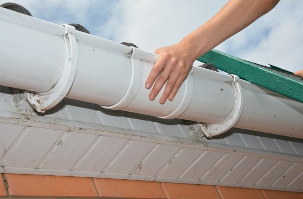 Gutter Reattachment in Stow